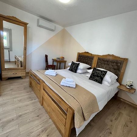 Mountain View Rooms Zadvarje Eksteriør billede