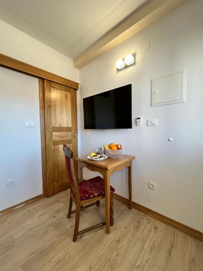 Mountain View Rooms Zadvarje Eksteriør billede